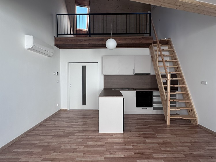Pronájem bytu 2+kk 67 m² (Mezonet) - foto 3