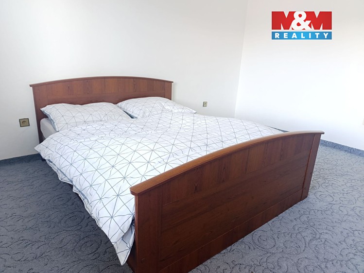Pronájem bytu 3+1 79 m² - foto 3