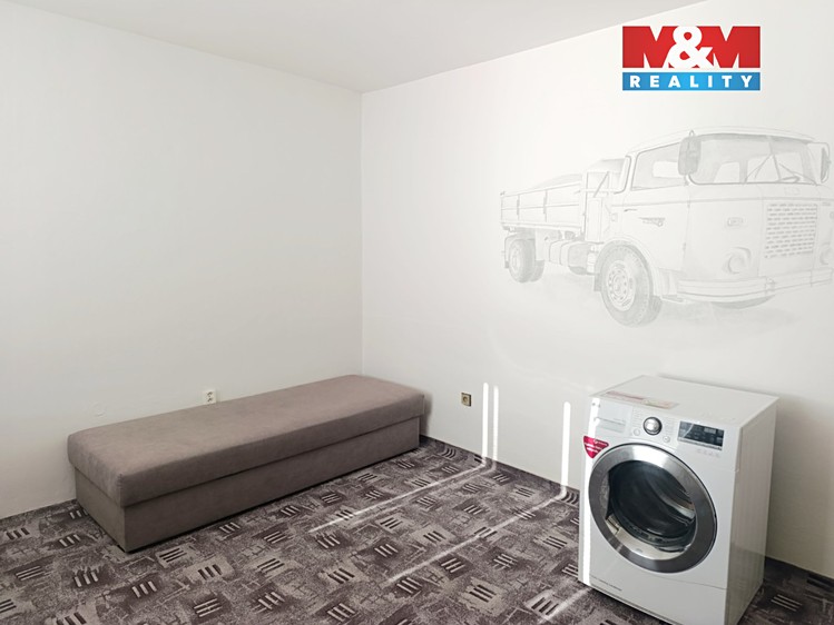 Pronájem bytu 3+1 79 m² - foto 8