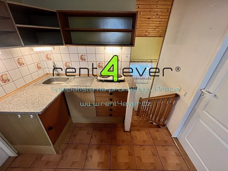 Pronájem bytu 3+1 63 m² - foto 1