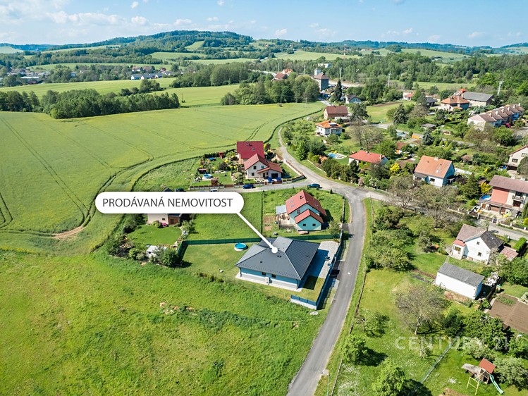 Prodej rodinného domu 226 m², pozemek 987 m² - foto 3