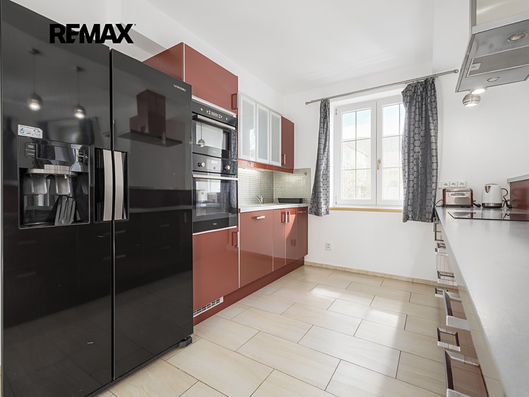 Prodej  rodinného domu 196 m², pozemek 480 m² - foto 4