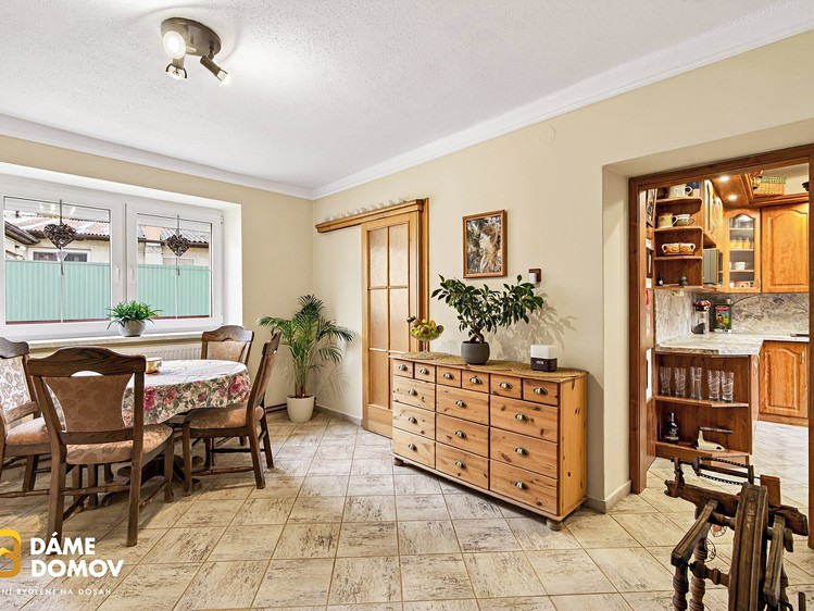 Prodej rodinného domu 140 m², pozemek 626 m² - foto 4