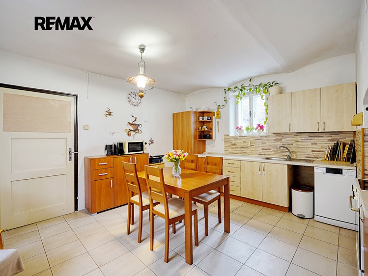 Prodej rodinného domu 74 m², pozemek 1 178 m² - foto 4