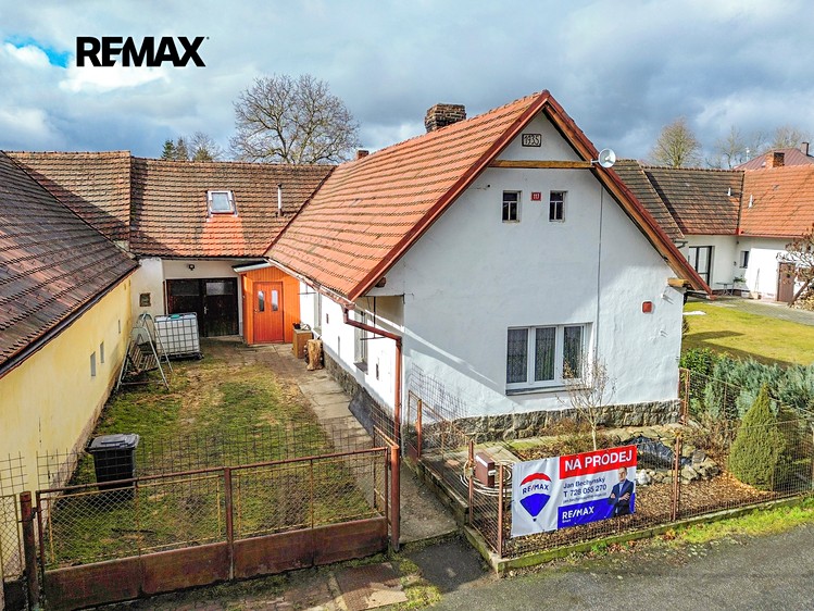 Prodej rodinného domu 74 m², pozemek 1 178 m² - foto 1