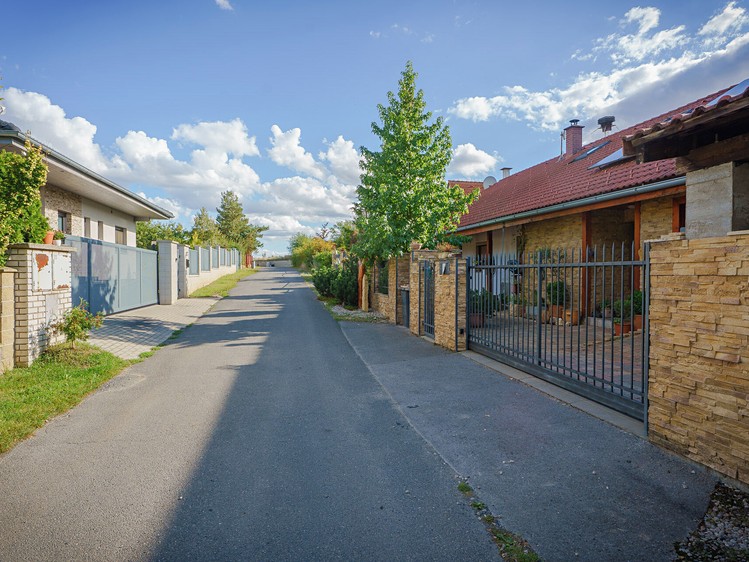 Prodej rodinného domu 153 m², pozemek 1 447 m² - foto 4