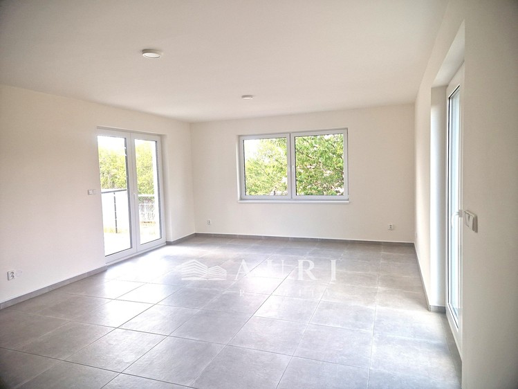 Prodej rodinného domu 108 m², pozemek 700 m² - foto 7