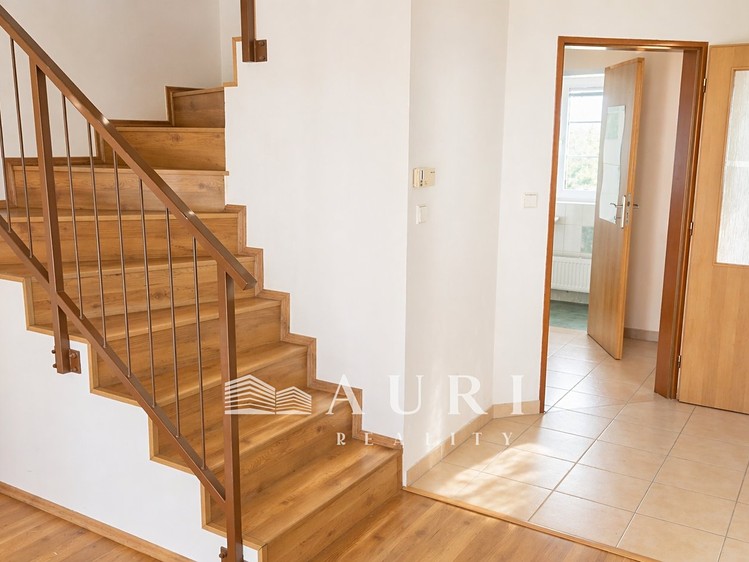 Prodej rodinného domu 108 m², pozemek 612 m² - foto 4