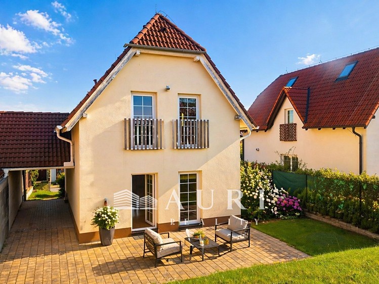 Prodej rodinného domu 108 m², pozemek 612 m² - foto 2
