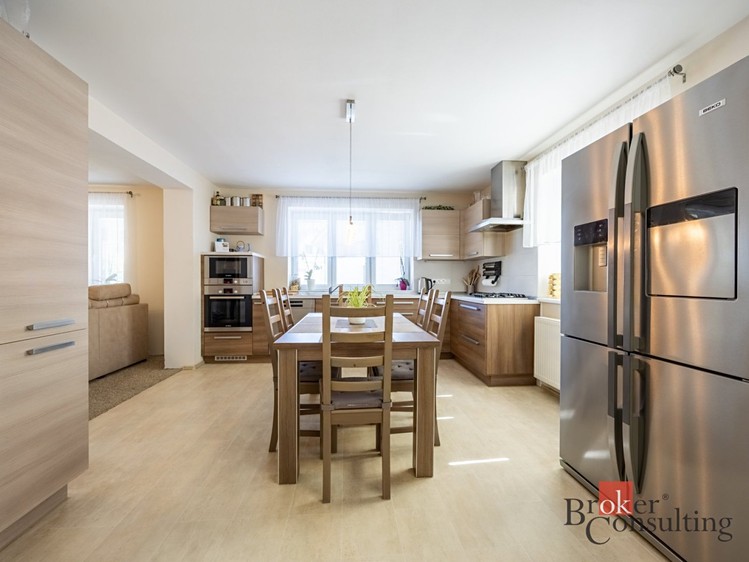 Prodej rodinného domu 126 m², pozemek 1 880 m² - foto 8