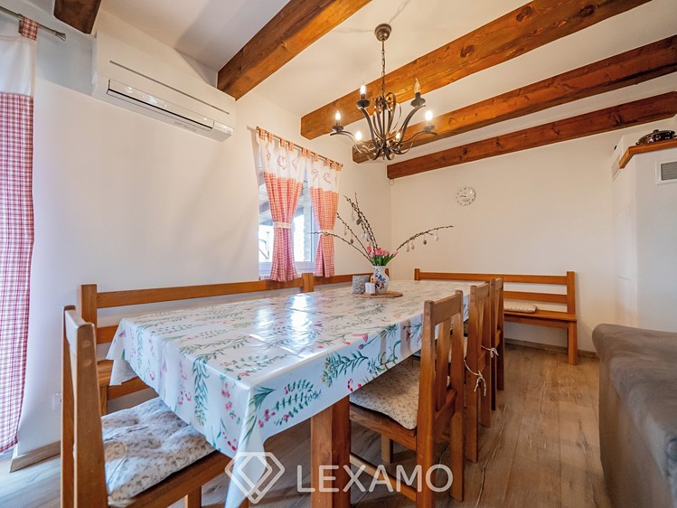 Prodej  rodinného domu 306 m², pozemek 464 m² - foto 5