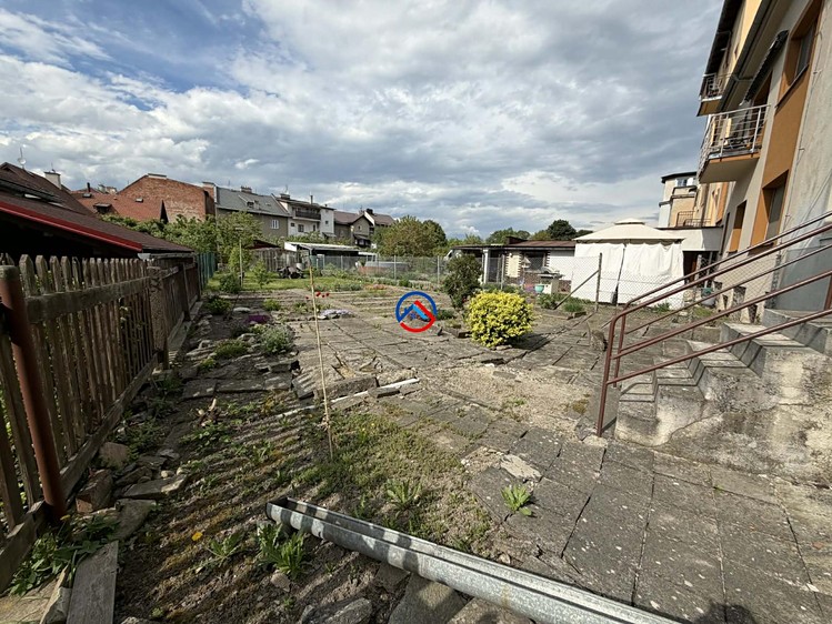 Prodej vícegeneračního domu 200 m², pozemek 396 m² - foto 3