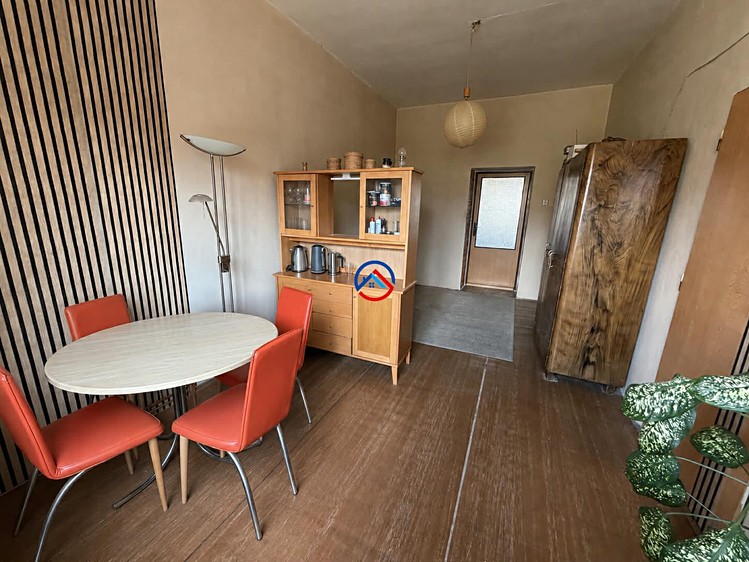Prodej vícegeneračního domu 200 m², pozemek 396 m² - foto 7