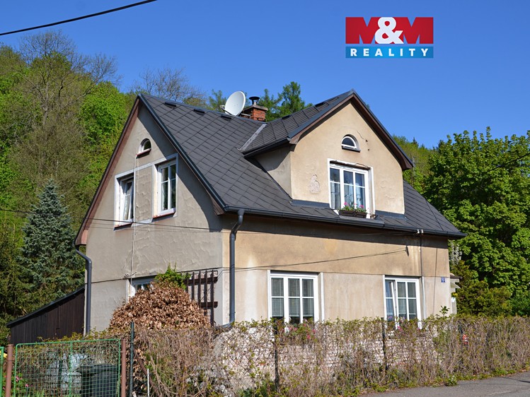 Prodej rodinného domu 140 m², pozemek 665 m² - foto 1