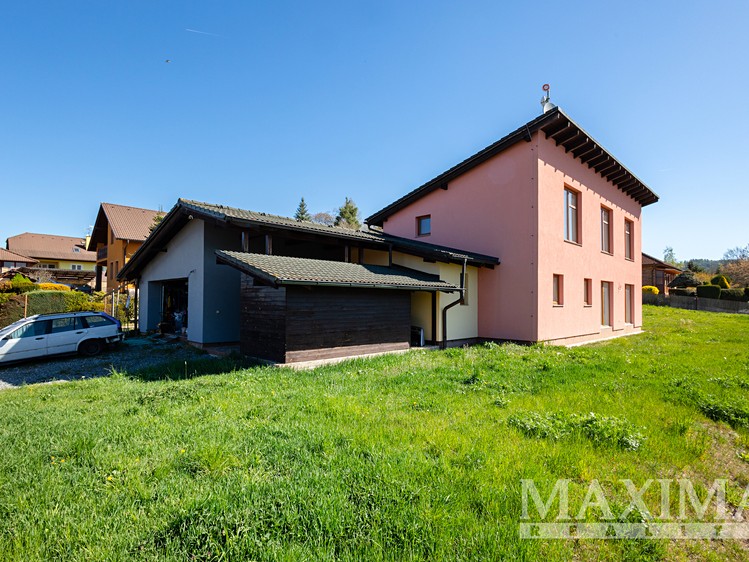 Prodej rodinného domu 250 m², pozemek 1 421 m² - foto 2