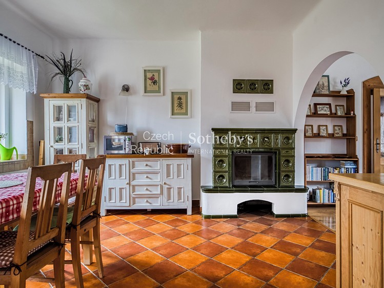 Prodej rodinného domu 450 m², pozemek 6 410 m² - foto 3