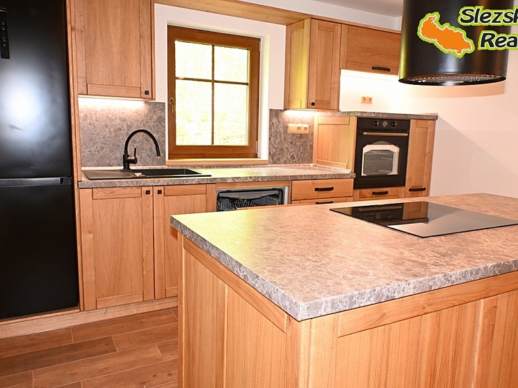 Prodej rodinného domu 160 m², pozemek 1 259 m² - foto 4