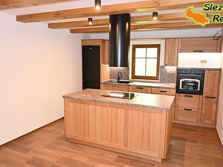 Prodej rodinného domu 160 m², pozemek 1 259 m² - foto 3