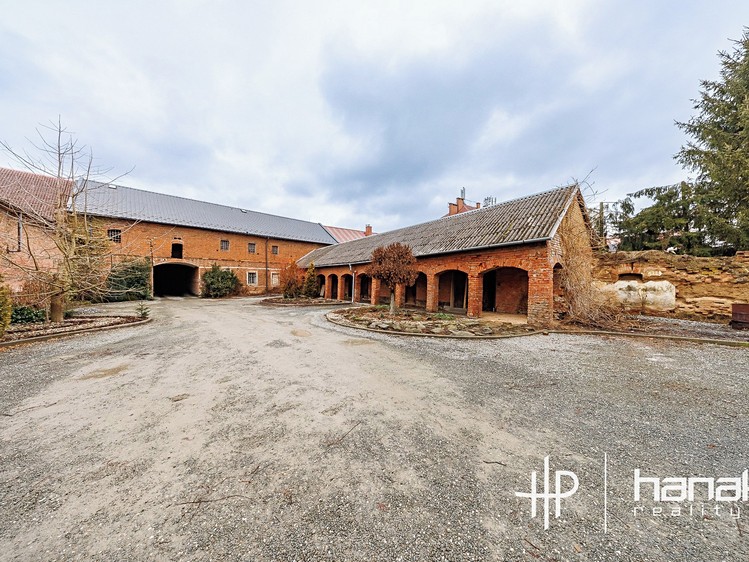 Prodej zemědělské usedlosti 521 m², pozemek 2 552 m² - foto 4