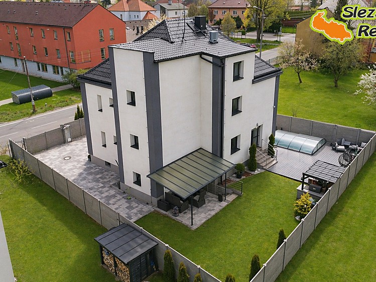 Prodej rodinného domu 280 m², pozemek 510 m² - foto 2