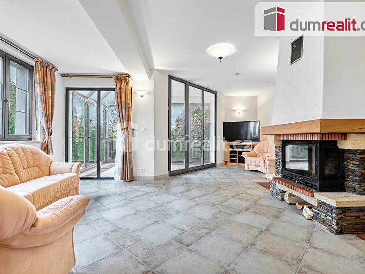 Prodej rodinného domu 194 m², pozemek 956 m² - foto 4