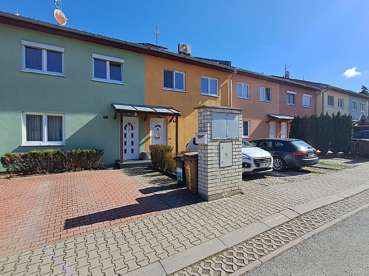 Prodej rodinného domu 120 m², pozemek 198 m² - foto 1
