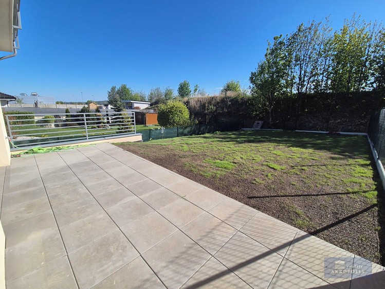 Prodej rodinného domu 207 m², pozemek 677 m² - foto 8