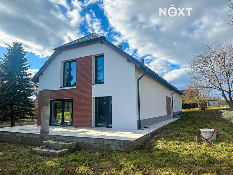 Prodej rodinného domu 210 m², pozemek 2 278 m² - foto 3