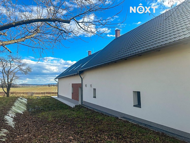 Prodej rodinného domu 210 m², pozemek 2 278 m² - foto 1