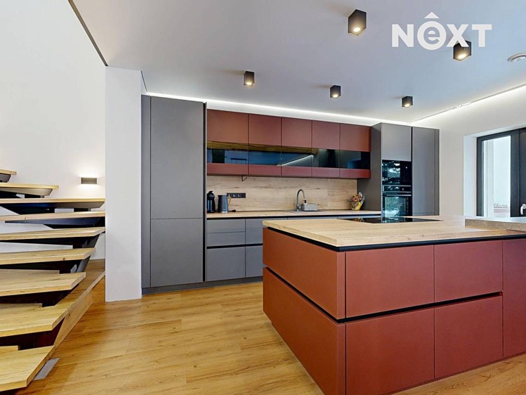 Prodej rodinného domu 210 m², pozemek 2 278 m² - foto 5
