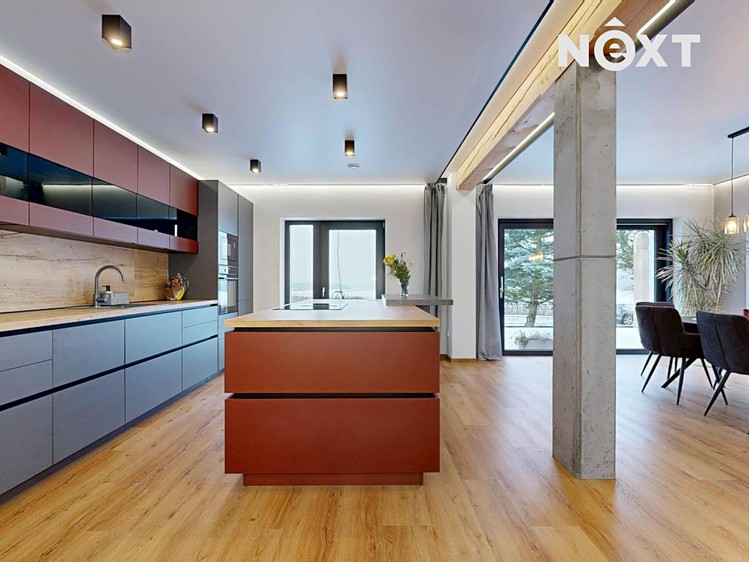 Prodej rodinného domu 210 m², pozemek 2 278 m² - foto 8