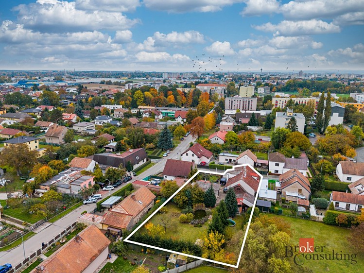 Prodej rodinného domu 195 m², pozemek 1 560 m² - foto 3