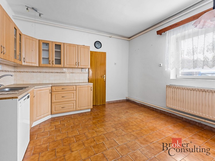 Prodej rodinného domu 195 m², pozemek 1 560 m² - foto 7