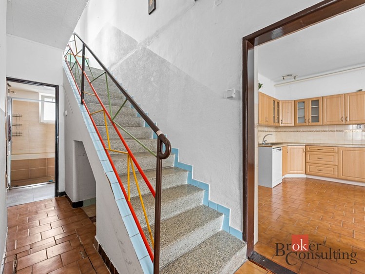 Prodej rodinného domu 195 m², pozemek 1 560 m² - foto 8