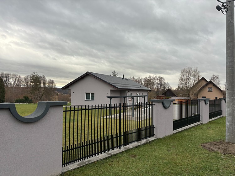 Prodej rodinného domu 125 m², pozemek 2 597 m² - foto 1
