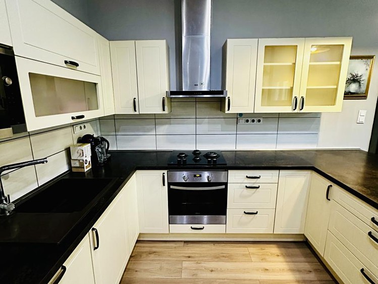 Prodej vícegeneračního domu 180 m², pozemek 147 m² - foto 4
