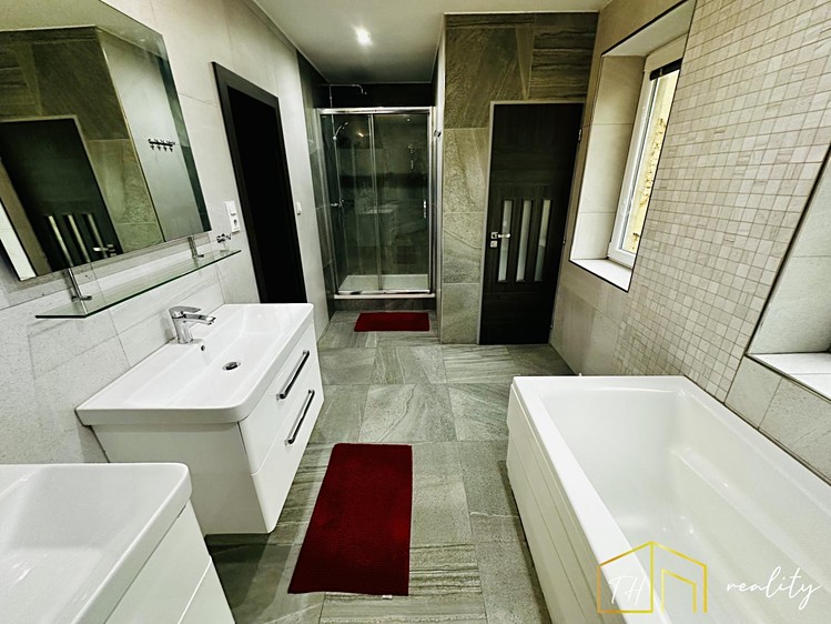 Prodej vícegeneračního domu 180 m², pozemek 147 m² - foto 7