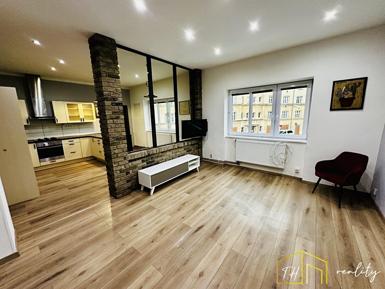 Prodej vícegeneračního domu 180 m², pozemek 147 m² - foto 6