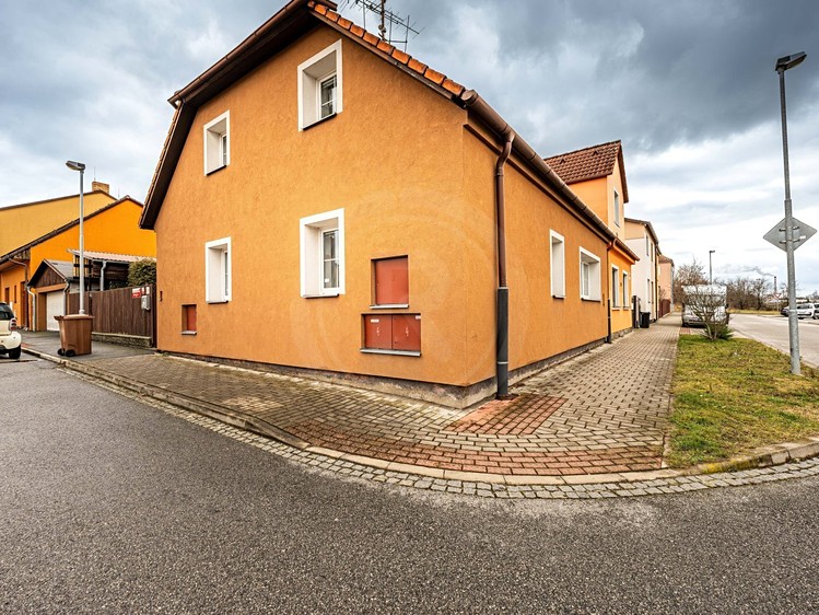 Prodej rodinného domu 160 m², pozemek 261 m² - foto 3