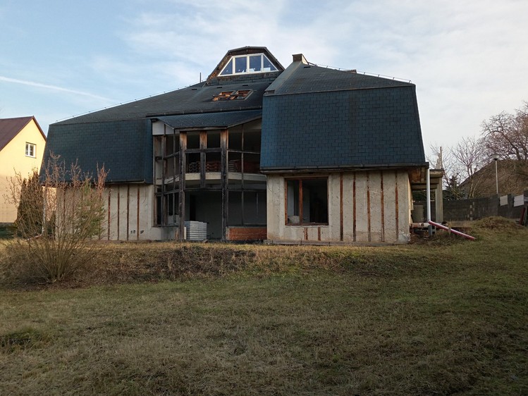 Prodej rodinného domu 925 m², pozemek 1 750 m² - foto 3