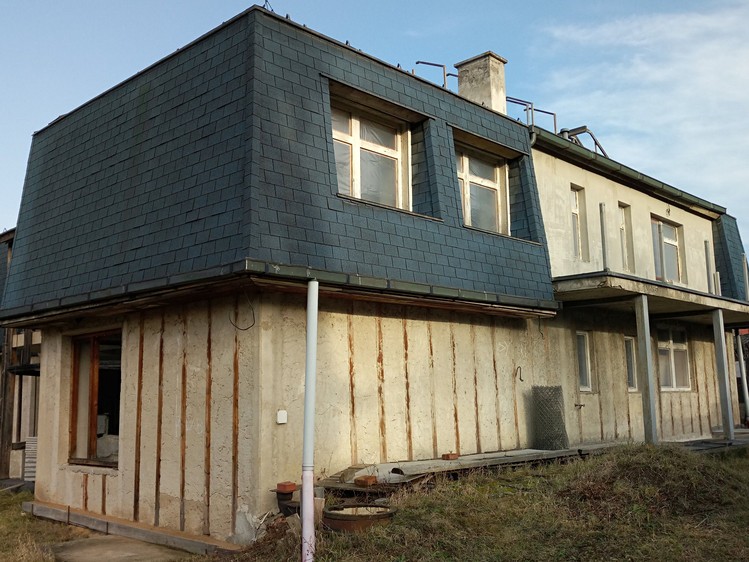 Prodej rodinného domu 925 m², pozemek 1 750 m² - foto 1