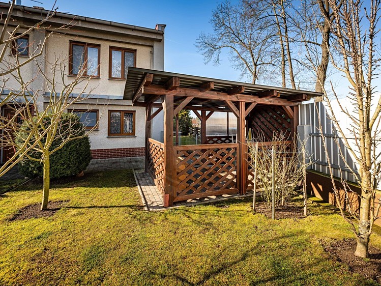 Prodej rodinného domu 140 m², pozemek 393 m² - foto 6