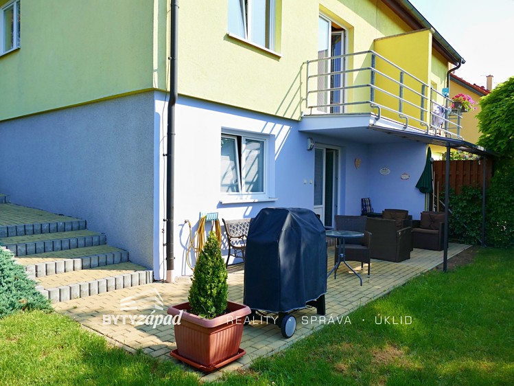 Prodej rodinného domu 155 m², pozemek 326 m² - foto 3