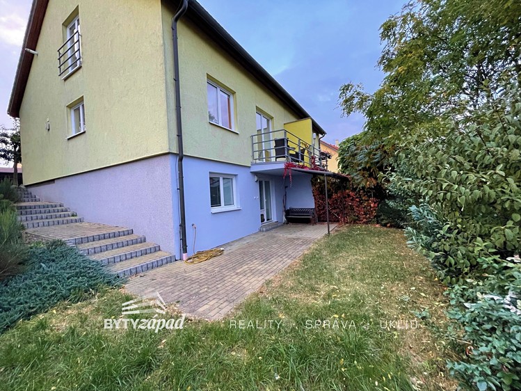 Prodej rodinného domu 155 m², pozemek 326 m² - foto 2