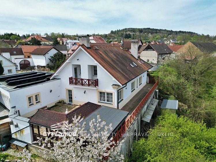 Prodej rodinného domu 602 m², pozemek 1 364 m² - foto 2
