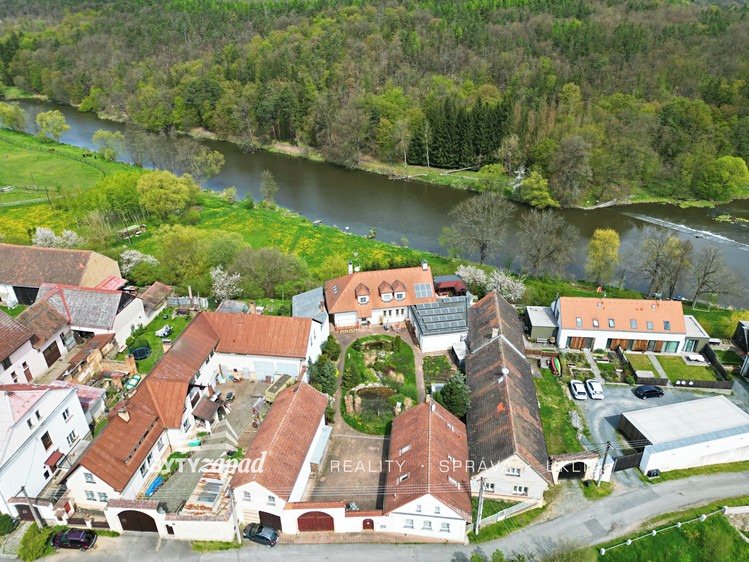 Prodej rodinného domu 602 m², pozemek 1 364 m² - foto 4