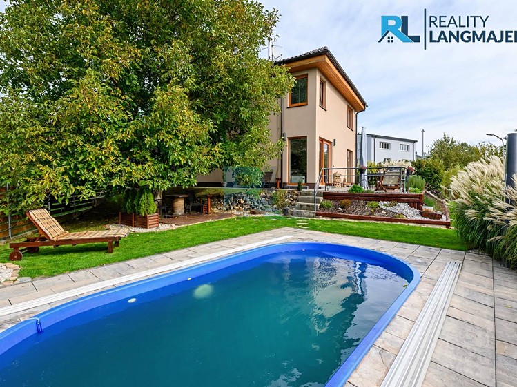 Prodej  rodinného domu 183 m², pozemek 724 m² - foto 3