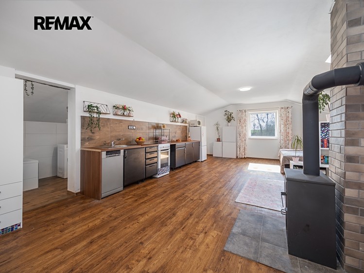 Prodej rodinného domu 121 m², pozemek 293 m² - foto 3