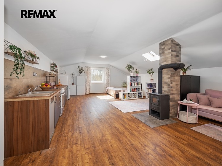 Prodej rodinného domu 121 m², pozemek 293 m² - foto 1