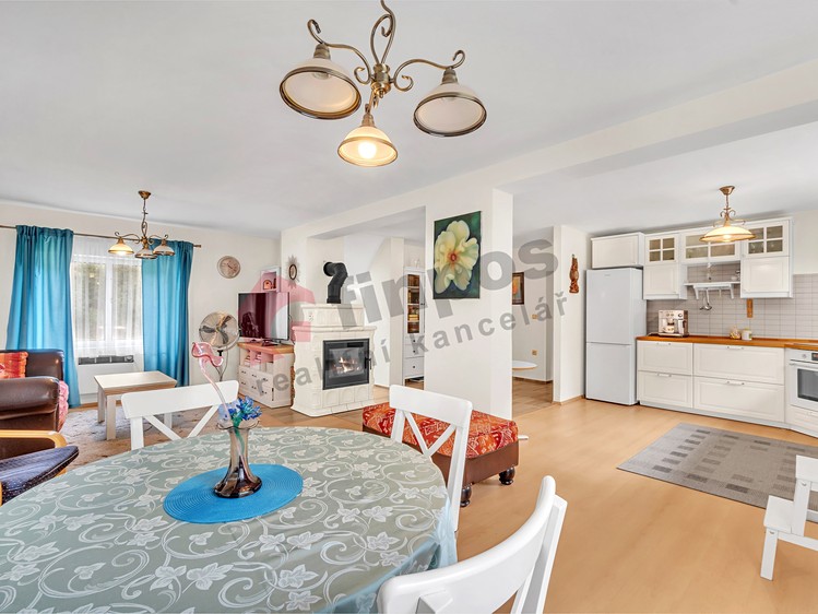 Prodej rodinného domu 231 m², pozemek 77 689 m² - foto 3
